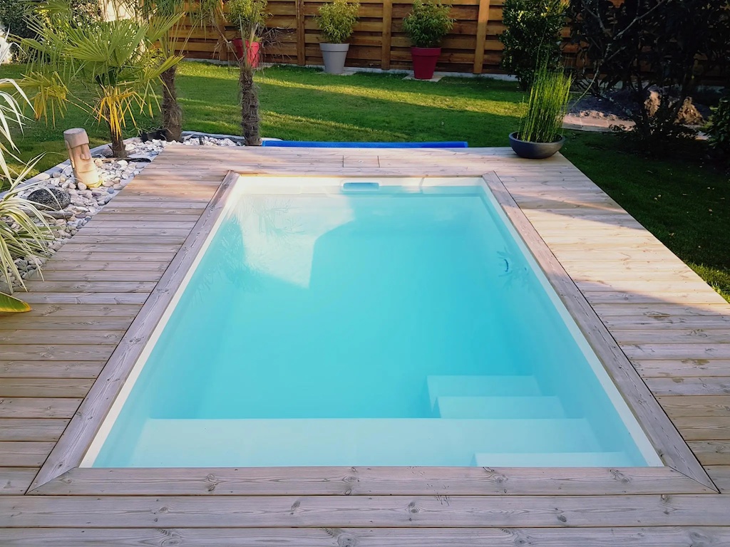 petite piscinne coque modele papeete perpignan 66 z spa piscine